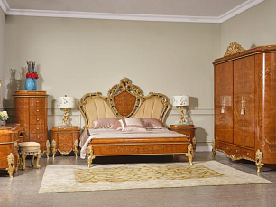 Спальня Беатриче комплект: кровать 180х200 + 2 тумбы прикроватные + стол туалетный с зеркалом + шкаф 4 дверный + пуф светлый орех