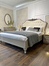 Спальня Мокко комплект: кровать 180х200 с мягким изголовьем + 2 тумбы прикроватные + комод с зеркалом + шкаф 5 дверный с зеркалом серый камень
