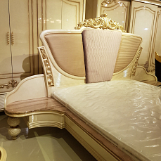 Спальня Диана комплект: кровать 180х200 + стол туалетный с зеркалом + шкаф-купе 3 дверный + пуф