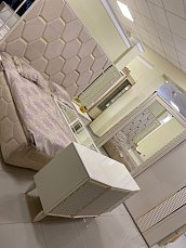 Спальня Париж комплект: кровать 180х200 с мягким изголовьем + 2 тумбы прикроватные + комод с зеркалом + шкаф-купе с зеркалом