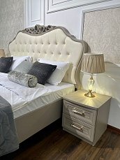 Спальня Мокко комплект: кровать 180х200 с мягким изголовьем + 2 тумбы прикроватные + комод с зеркалом + шкаф 5 дверный с зеркалом серый камень