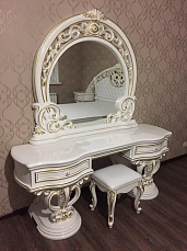 Туалетный стол Марелла АРД с зеркалом + пуф белый с золотом глянец