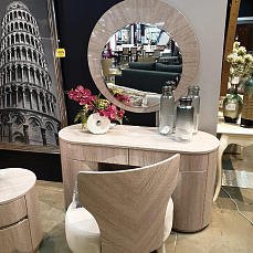 Стол туалетный Джиллиан с зеркалом глянец