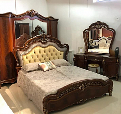 Спальня Ромео комплект: кровать 180х200 + 2 тумбы прикроватные + стол туалетный с зеркалом + шкаф 5 дверный + пуф