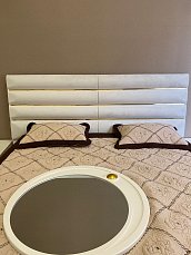 Спальня Ягуар комплект: кровать 180х200 с мягким изголовьем + 2 тумбы прикроватные + комод с зеркалом + шкаф-купе с зеркалом