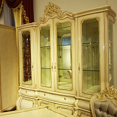 Милана Софа столовая комплект: витрина 4 дверная + буфет с зеркалом + стол обеденный 240/280х120 + 6 стульев + 2 стула с подлокотниками
