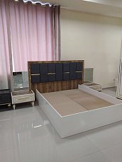 Спальня Токио комплект: кровать 180х200 с мягким изголовьем + 2 тумбы прикроватные + стол туалетный с зеркалом + шкаф 4 дверный с зеркалом