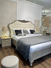 Спальня Мокко комплект: кровать 180х200 с мягким изголовьем + 2 тумбы прикроватные + стол туалетный с зеркалом + пуф + шкаф 5 дверный с зеркалом серый камень