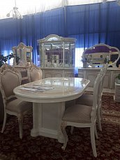 Роза столовая комплект: витрина 4 дверная + буфет с зеркалом + стол обеденный + 6 стульев беж лак глянец