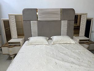 Спальня Линкольн комплект: кровать 180х200 с мягким изголовьем + 2 тумбы прикроватные + стол туалетный с зеркалом + шкаф 6 дверный с зеркалом
