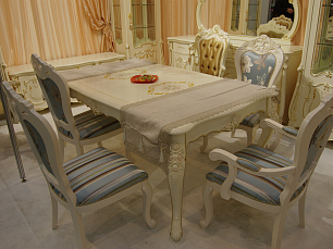 Столовая Магдалена комплект: стол обеденный 200/240х1120+4 стула+2 стула с подлокотниками+витрина 3 дверная+буфет с зеркалом слоновая кость
